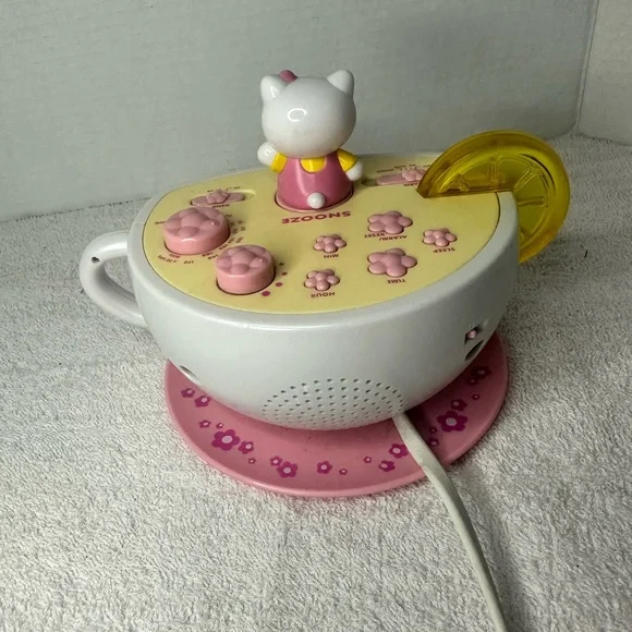 2003 Sanrio Hello Kitty Tea Cup Alarm Clock AM-FM Radio Lemon Slice Night Light - Picture 3 of 6